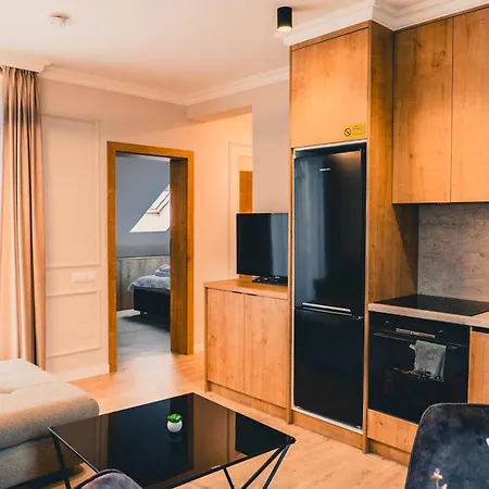 Apartment Cometei 3 *